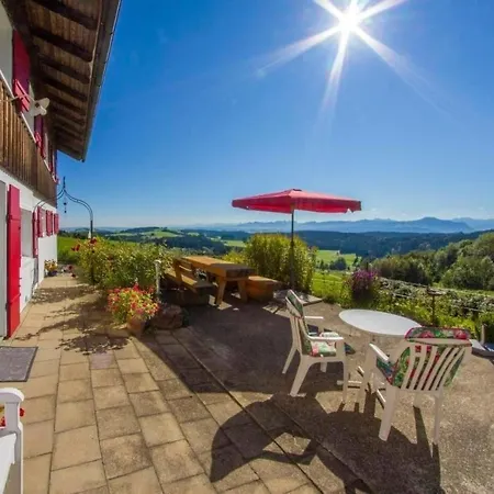 Hébergement de vacances 5-sterne-bauernhaus Mit Verwohnprogramm Auf 1000 M, Panoramalage, Gr Sonnenterrasse Ausgezeichnet *